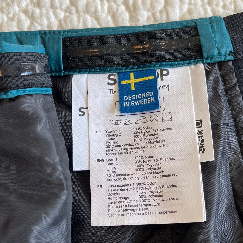 Skhoop Kari Mini Skirt Quilted Womens XS Black Teal Side Zip Pockets Scandi Girl - Picture 2 of 16